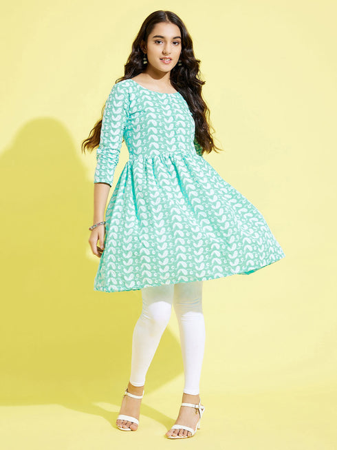 Girl's Pure Cotton Chikankari Kurta With Leggings Set